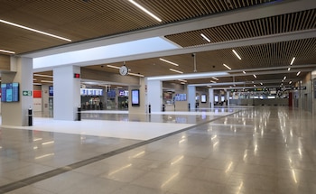 El nuevo vestíbulo de la estación de Chamartín-Clara Campoamor en Madrid. (Ministerio de Transportes)