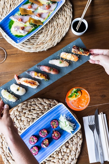 El sushi es elaborado a