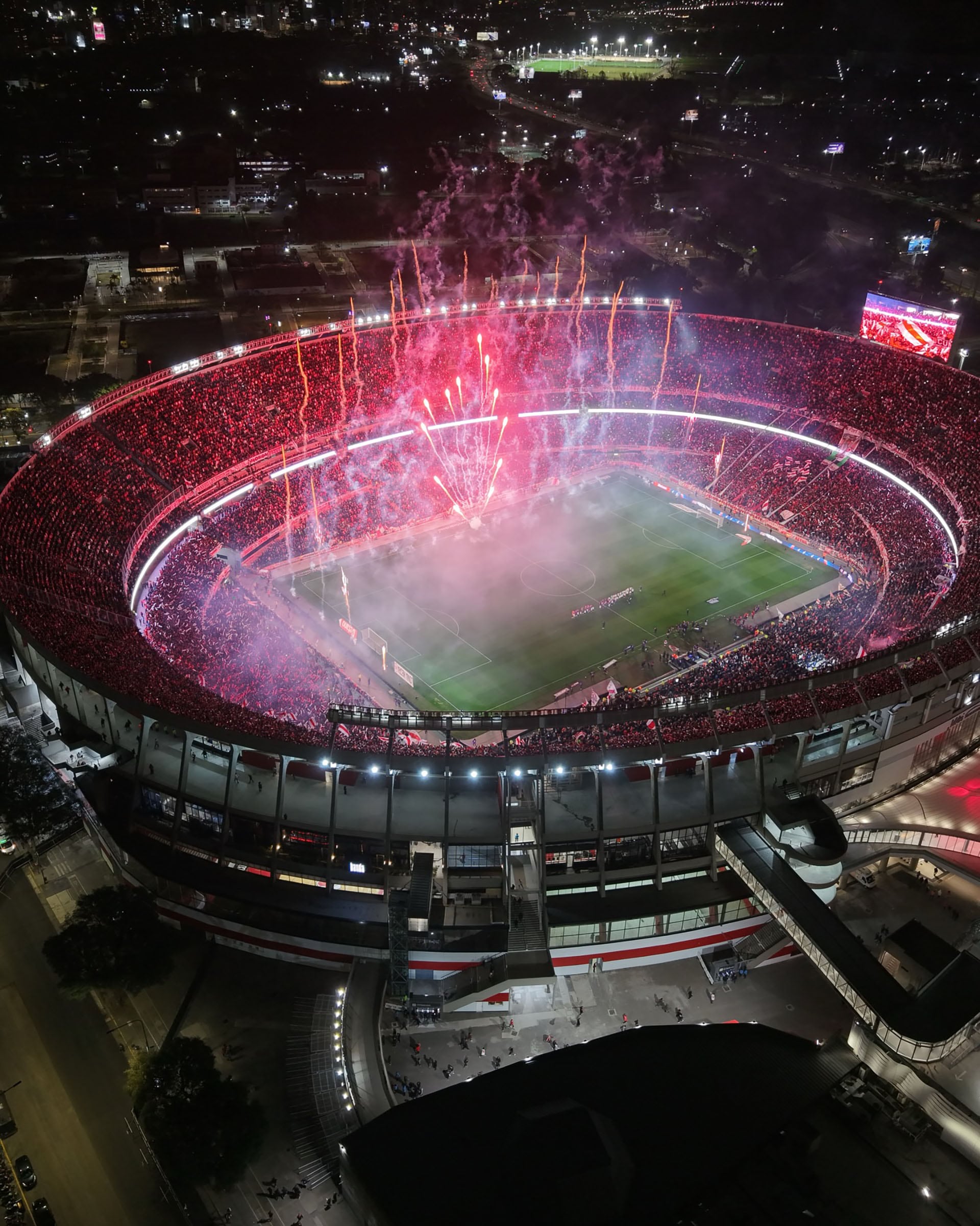 El Monumental, con su capacidad colmada