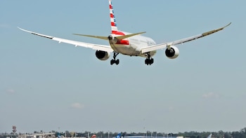 El Gobierno modificó el esquema del servicio meteorológico para vuelos luego de que el SMN levantara el paro