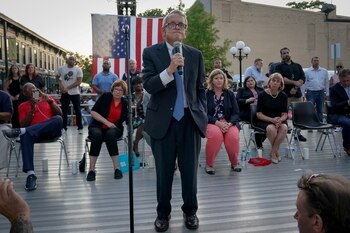 El gobernador Mike DeWine (Reuters)