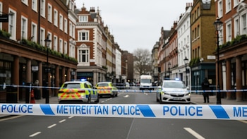 Ocurrió a plena luz del día: una mujer apuñaló a cuatro hombres con tijeras en el corazón turístico de Londres