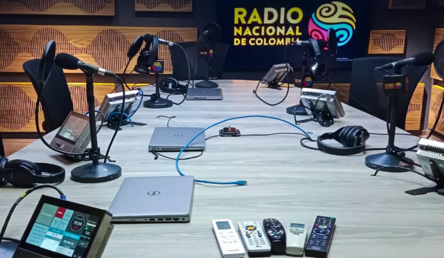 Desde el 18 de agosto que Inravisión, bajo el Gobierno de Abelardo de la Espriella, dejó de transmitir contenido en las emisoras de paz y lo cambió por franja musical - crédito Inravisión