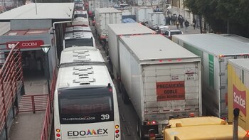 Parado en la avenida López