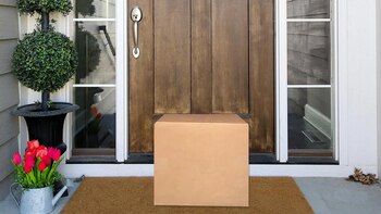 Cámaras de timbres inteligentes y sistemas de videovigilancia doméstica registraron la actividad delictiva y permitieron a la policía rastrear patrones y movimientos (CBS News Atlanta)