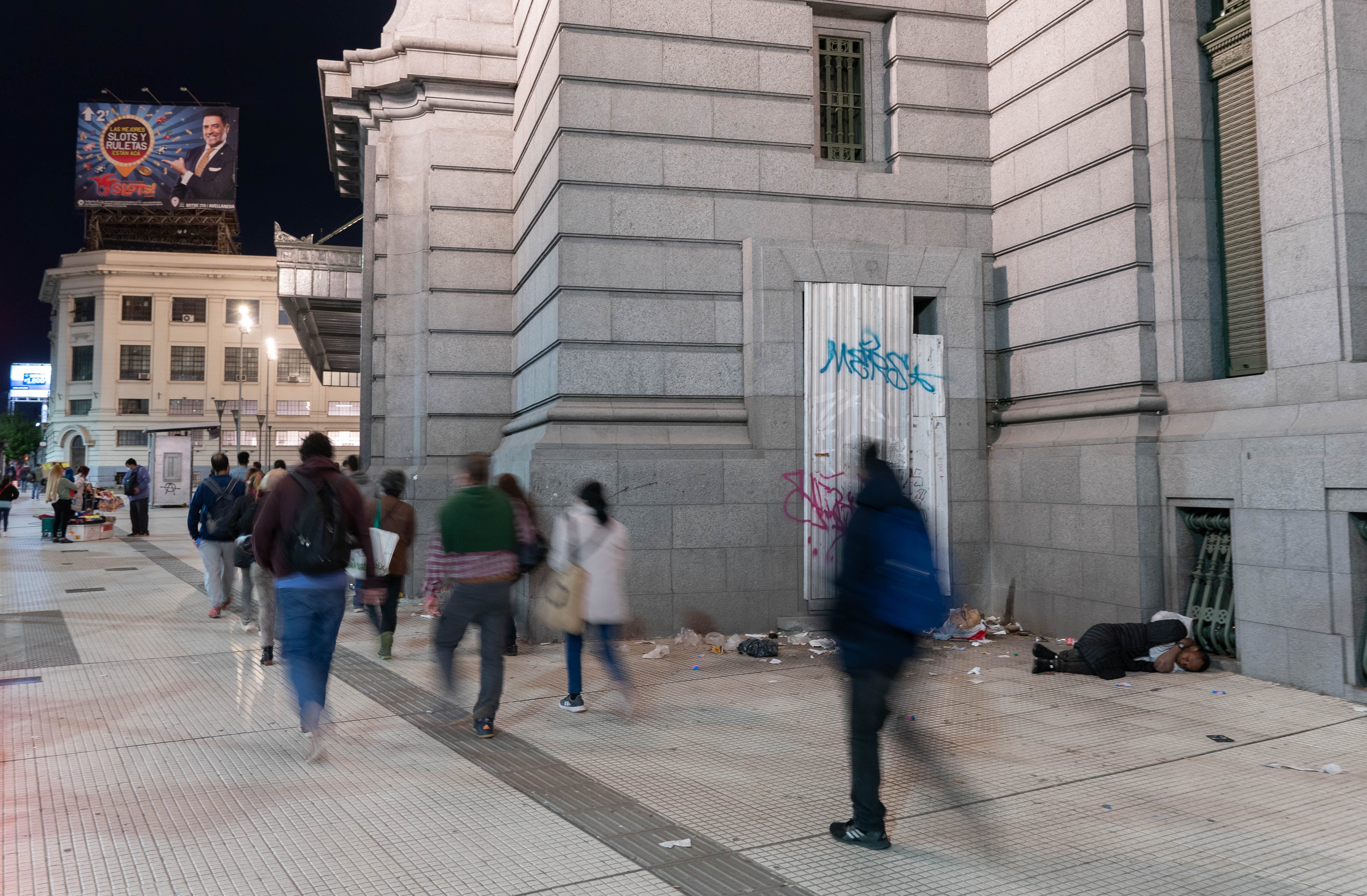 De acuerdo con datos oficiales, actualmente la Ciudad asiste a 2.327 personas con domicilio en la Provincia de Buenos Aires en sus Centros de Inclusión Social (Foto: Franco Fafasuli)