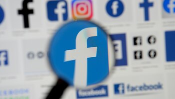 Facebook prohibió grupos que promovían