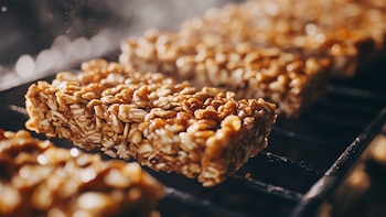 Ocho snacks con proteína para reemplazar las barras de granola
