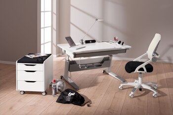 Es necesario adecuar el especio de trabajo con todas las normas de prevención al usar por mucho tiempo una computadora. (Foto: DGM/PAIDI/dpa)