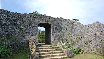Entre muros de piedra, técnicas ancestrales y leyendas de traición: así es el castillo de Nakagusuku
