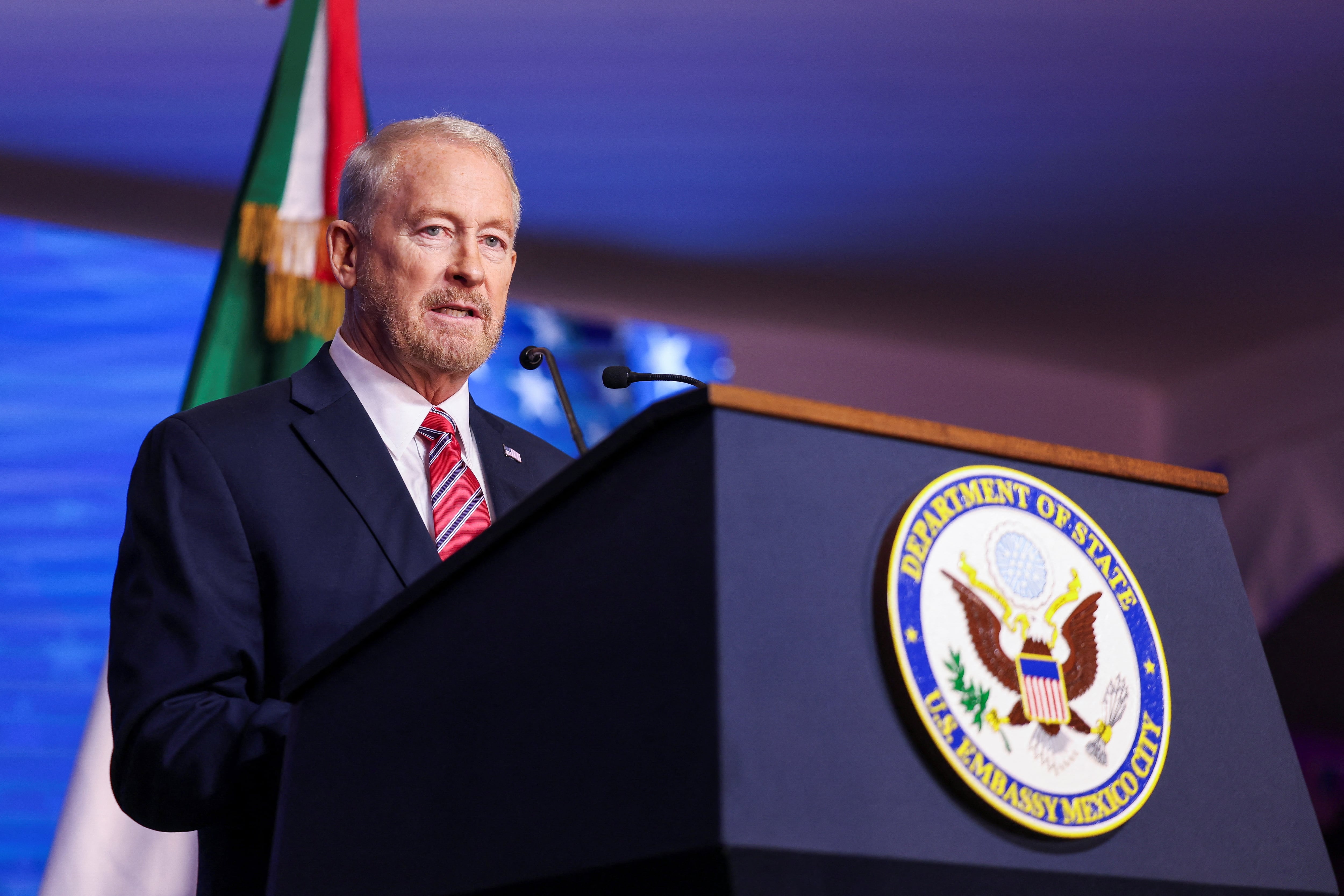 El embajador de Estados Unidos en México, Ronald Johnson, habla durante el evento del 249 aniversario de la Independencia de los Estados Unidos en la residencia del embajador de Estados Unidos en la Ciudad de México, México, el 26 de junio de 2025.REUTERS/Raquel Cunha