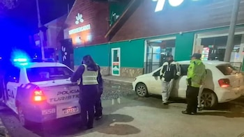 Manejaba con 2,37 gramos de alcohol en sangre, chocó y se dio a la fuga en la Ruta 40