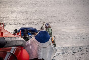 Llegada de un cayuco en