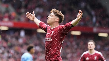 Víctor Muñoz salva al Liverpool también en Anfield