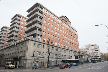 Fachada del Hospital Universitario La Princesa (Joaquín Corchero / Europa Press)