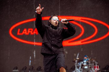 Lara Project mezcló sonidos electrónicos