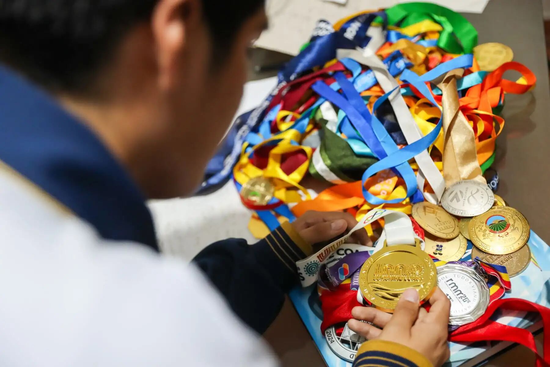Obtuvo medalla de oro en la Olimpiada Mundial de Matemáticas 2025. Andina