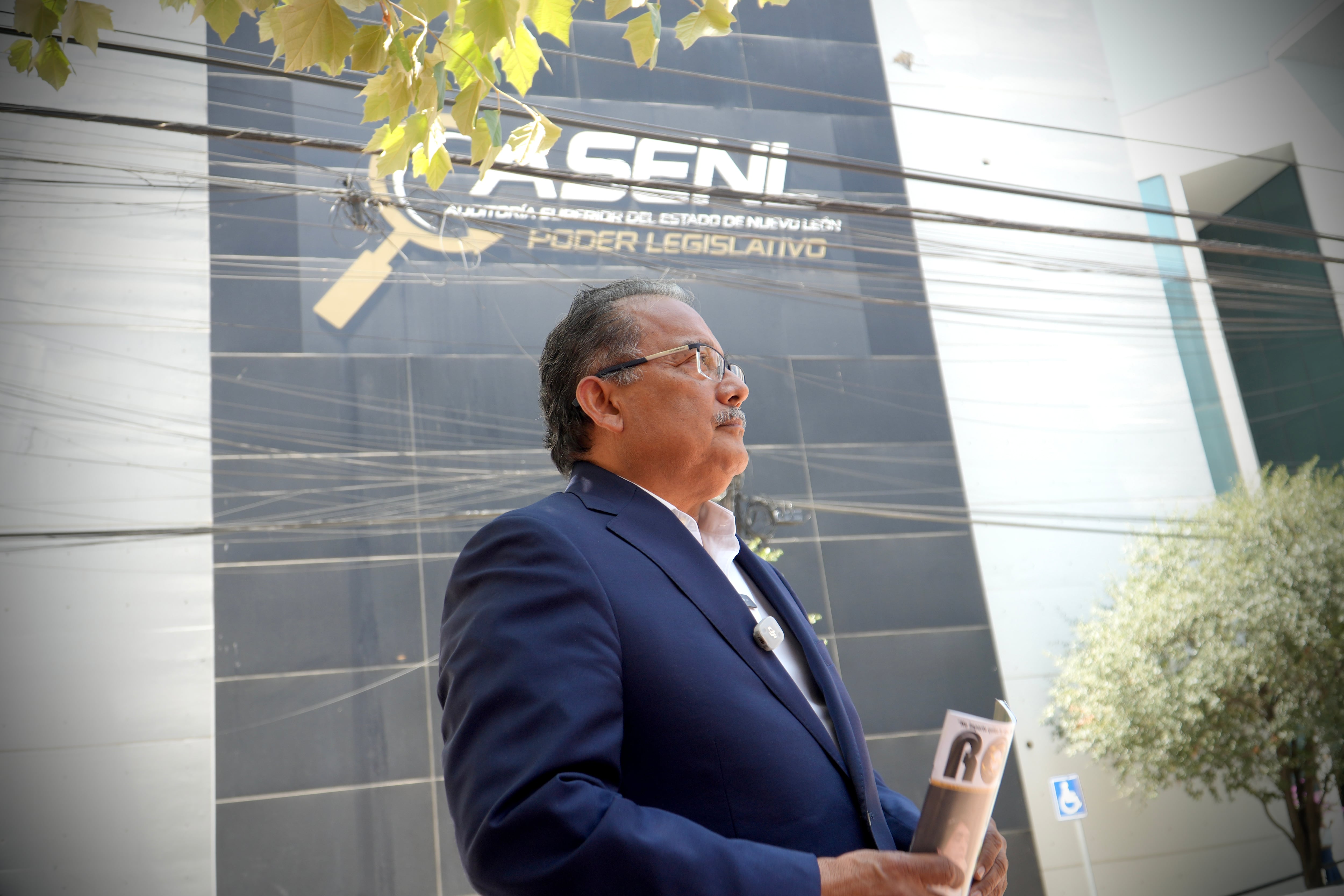 Andrés Mijes acudió personalmente para pedir que su gestión sea auditada
