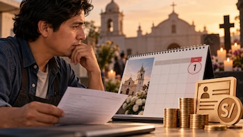Un hombre mira un documento junto a un calendario con el número uno señalado, monedas apiladas y una iglesia de fondo