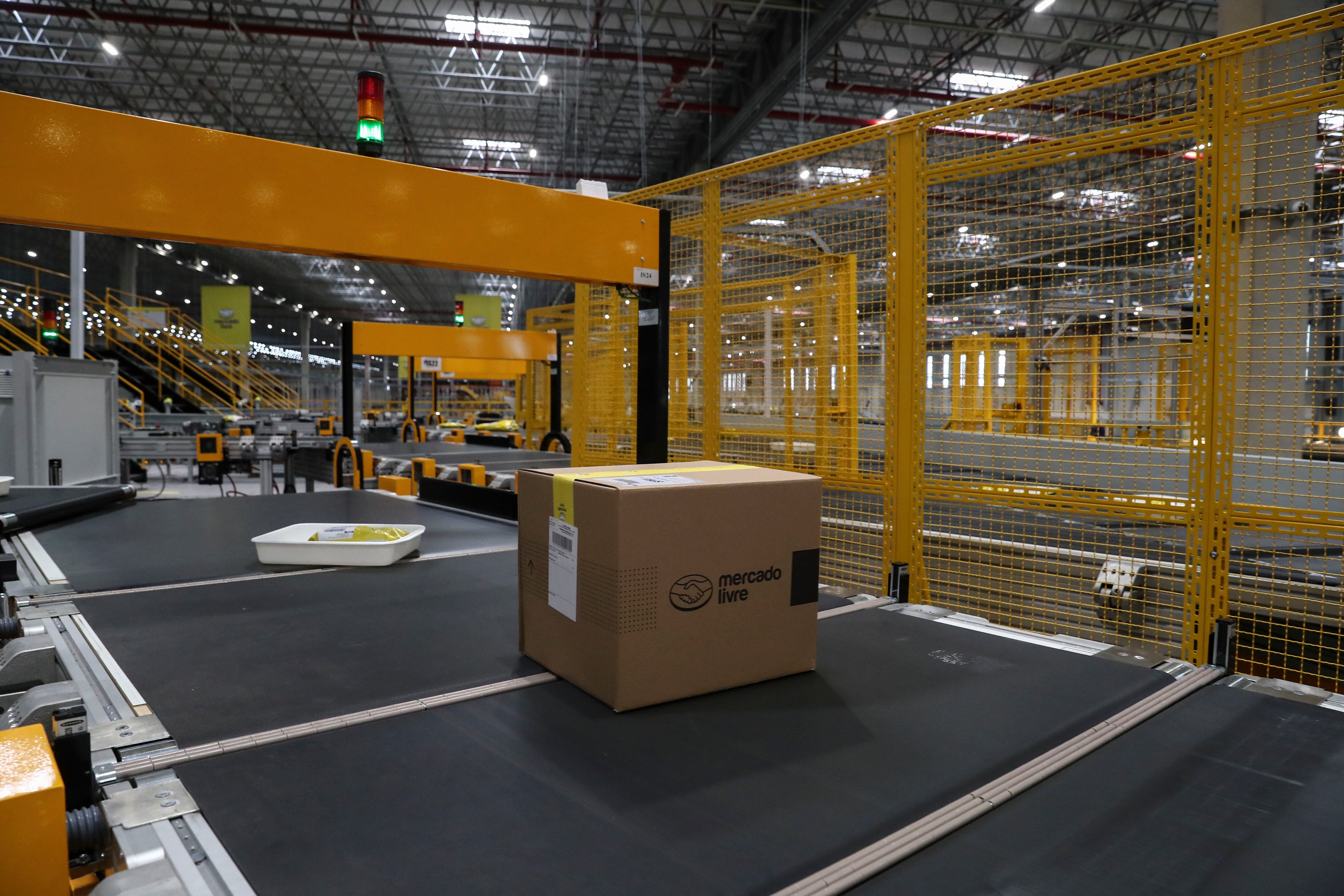 Mercado Libre ajusta sus tarifas para reflejar diferencias fiscales entre provincias y reducir subsidios cruzados entre vendedores. EFE