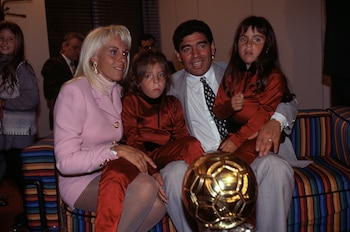 Maradona junto a su familia