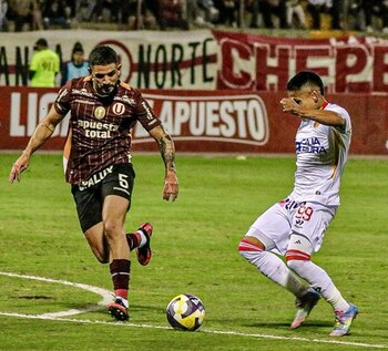 Raúl Ruidíaz jugó con Atlético