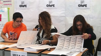 El domingo 5 de abril se realizará una segunda jornada de capacitación simultánea en 4.211 locales, con sesiones teóricas y prácticas dirigidas por especialistas - Créditos: Andina.