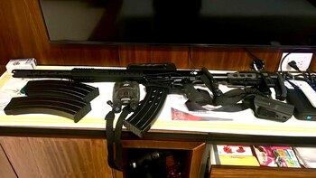 Parte de las armas incautadas