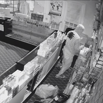 Las cartas robadas incluyen sobres