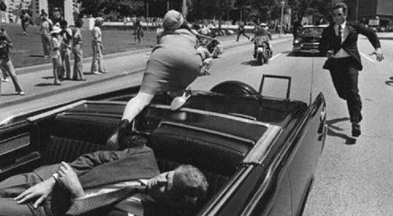 John Fitzgerald Kennedy recibió un disparo en la cabeza en Dallas, Texas