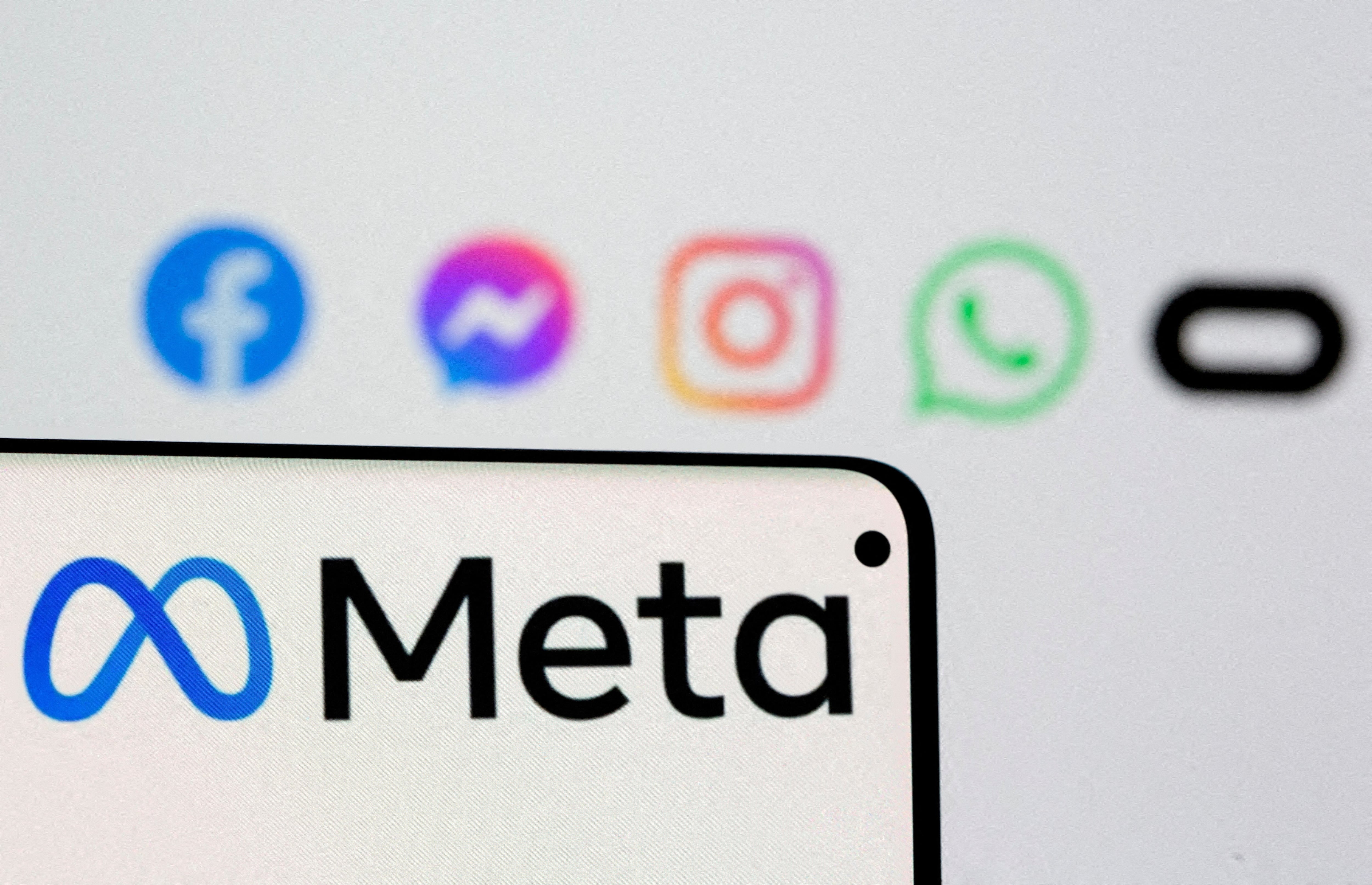 El tribunal descartó las acusaciones vinculadas con los esfuerzos de Meta para retirar contenido dañino y verificar información. REUTERS/Dado Ruvic/Illustration/File Photo