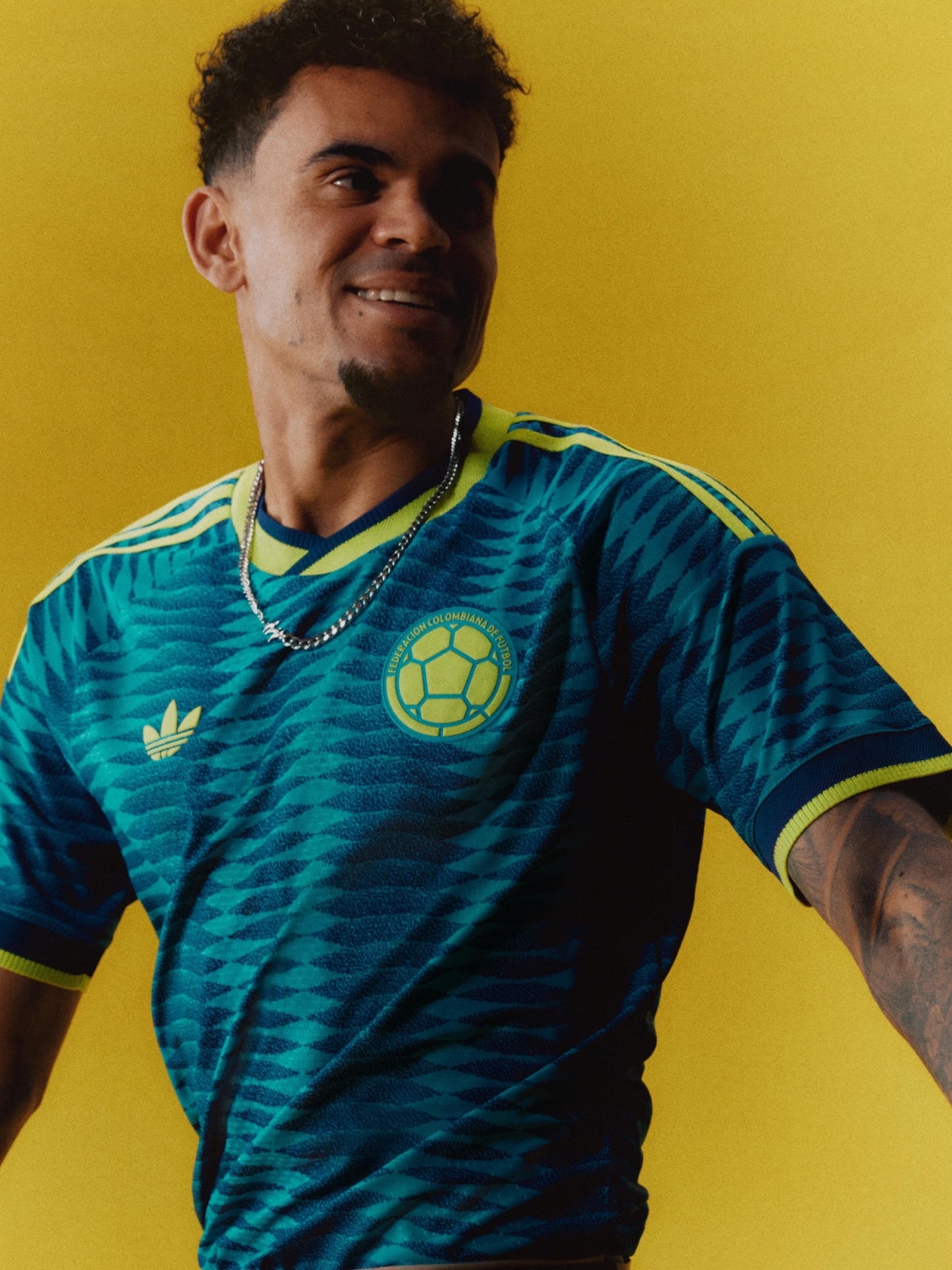 Lucho Díaz, el protagonistas de la presentación de la remera de Colombia (@adidasfootball)