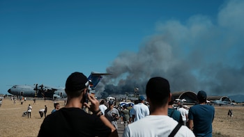 Un avión de combate del Ejército de Grecia se estrelló durante una exhibición aérea