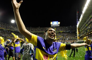 Riquelme festejando su último título
