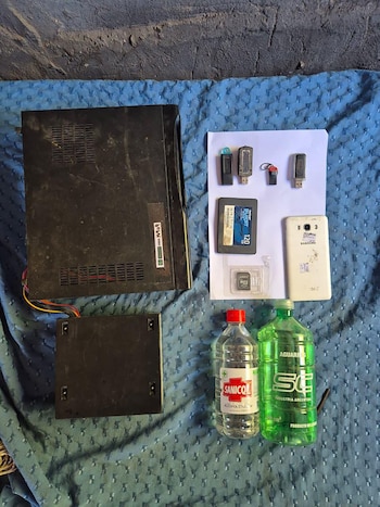 Objetos incautados al detenido por