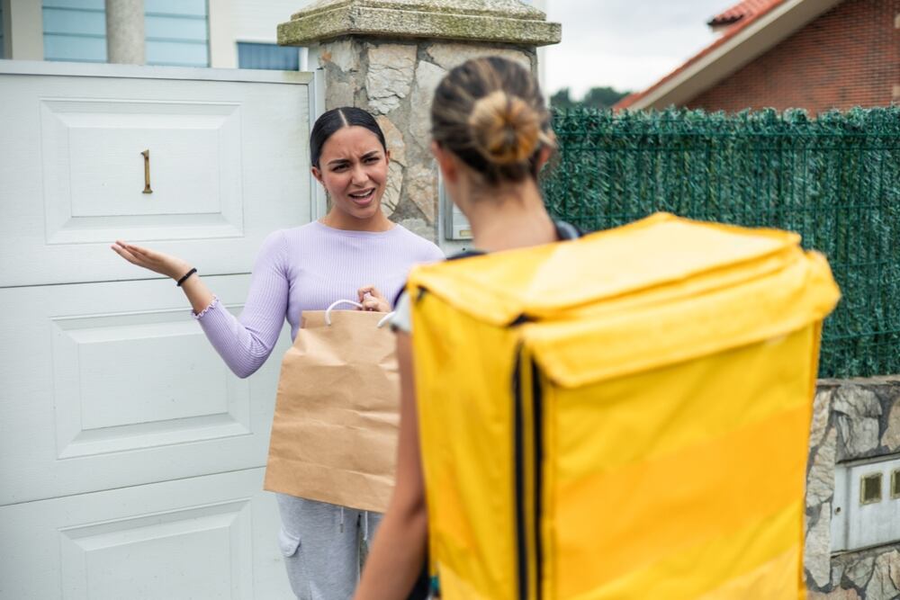 La capacidad de los operadores logísticos para responder ante picos inesperados mostró limitaciones: faltó cobertura, se acumularon pedidos, y hubo zonas sin servicio por varias horas (Foto: Shutterstock)