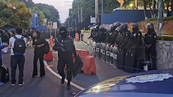 Ministerio Publico confirma secuestro de evidencias en la Universidad de San Carlos, mientras autoridades universitarias alegan “ilegalidades”