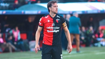El ídolo del Sabalero fue una pieza clave en el título que logró el equipo en la Copa de la Liga antes de descender