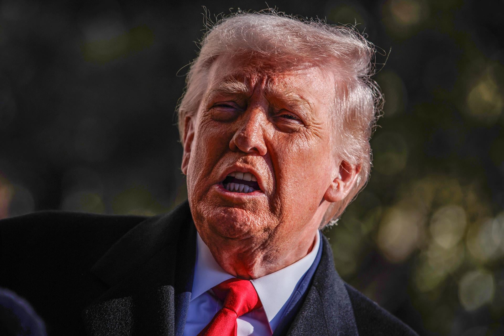 Trump continúa presionando al régimen de Irán para alcanzar un acuerdo sobre su programa nuclear