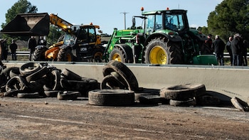 Abre un carril de la