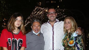 Maria Laura Gregoriadis festejó el cumpleaños de su marido entre amigos y familia en El Mercado