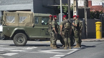 Expulsan de Ceuta a once de los doce detenidos por atacar un vehículo militar: los migrantes serán enviados a Marruecos y no podrán volver a España en cinco años