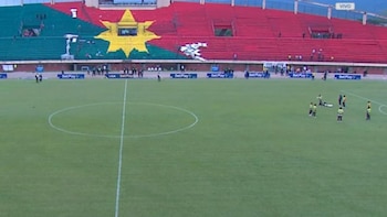 Nueva pelea entre las barras bravas del fútbol colombiano: hinchas del Deportivo Pereira y Once Caldas se enfrentaron en las tribunas