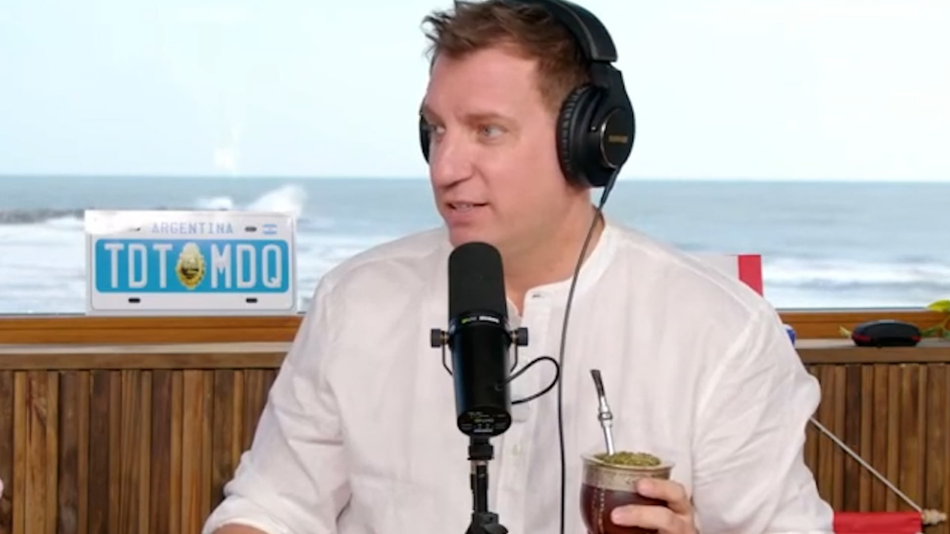 El conductor causó revuelo en redes ante su comentario sobre la conductora (Captura de Olga)