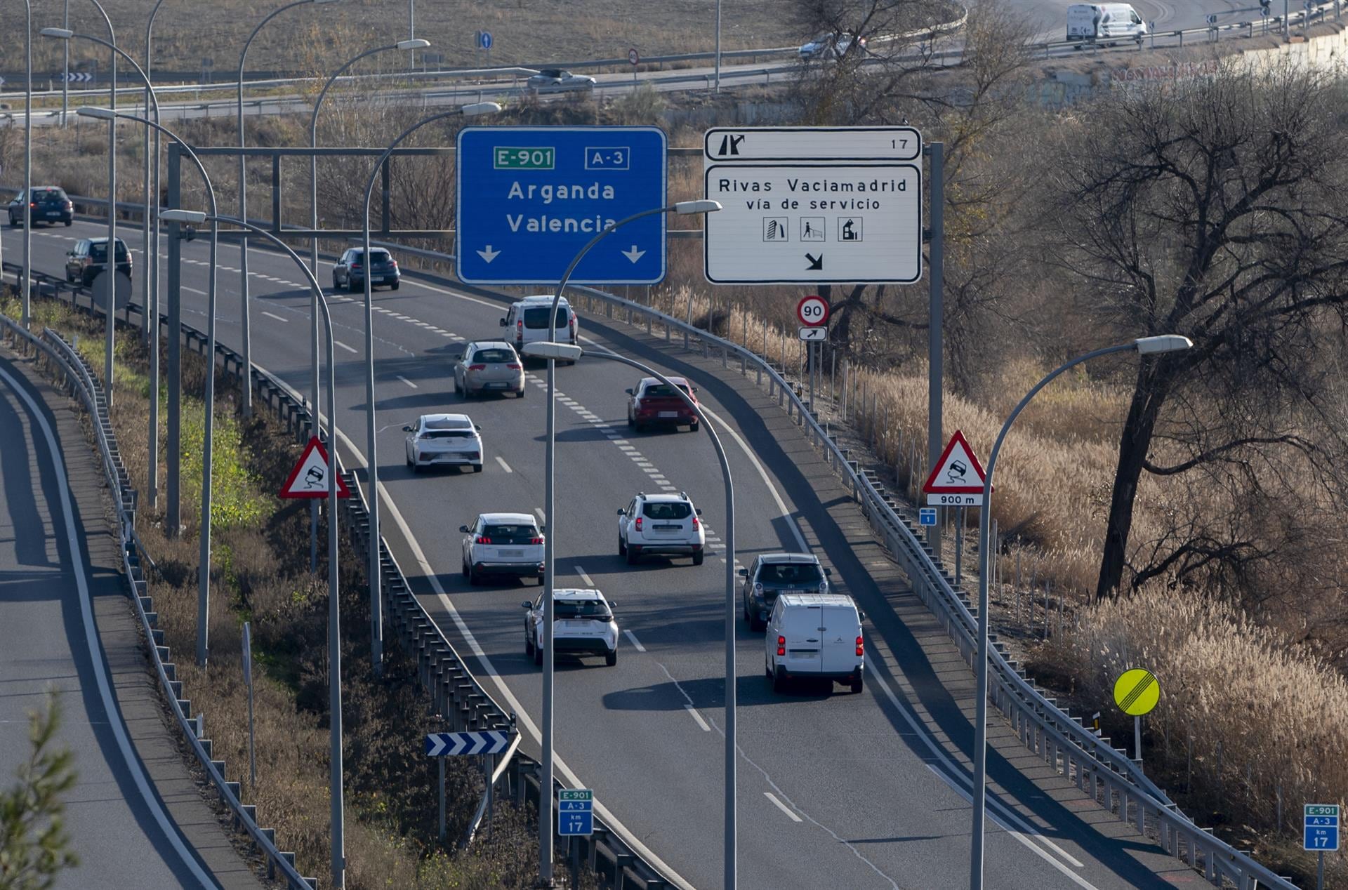 Las señales de mayor tamaño se reservan para autopistas y autovías. (Europa Press)