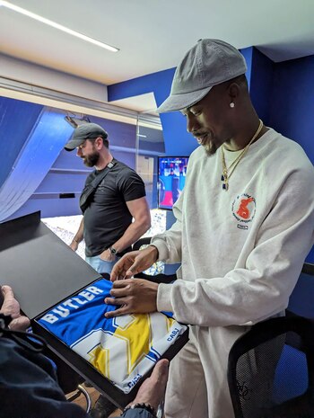 Jimmy Butler recibió una camiseta