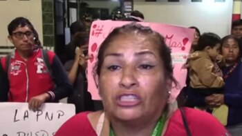 Vecinos realizan plantón en los