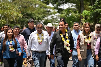 El gobernador de Chiapas, Eduardo Ramírez, supervisó y entregó obras en Pantepec tras incidente.