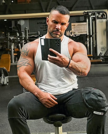 Combinaba su afición por las