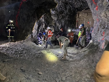 El colapso en la mina Santa Fe provocó la entrada súbita de agua y lodo en los túneles.